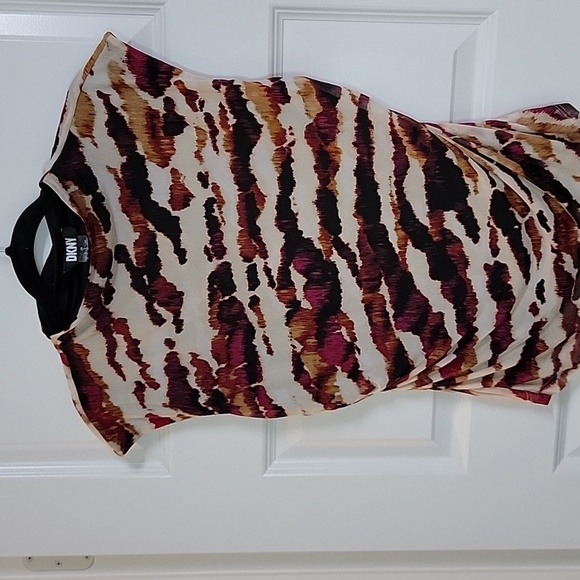 DKNY NWT PRINTED FUNNEL NECK SLEEVELESS TOP SZ LARGE - Picture 3 of 12